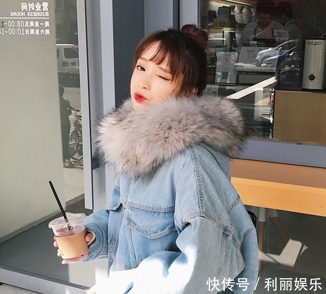 终于等到今年流行的羽绒服了:80后女人穿,瞬间变成妙龄女孩