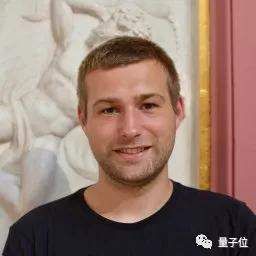 批评家|无需任何标记数据，几张照片就能还原出3D物体结构，自监督学习还能这样用