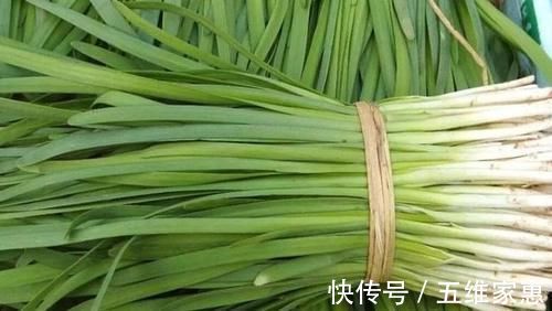 关键|做韭菜馅饺子，调馅是关键，牢记2大技巧，韭菜翠绿不出水，真香