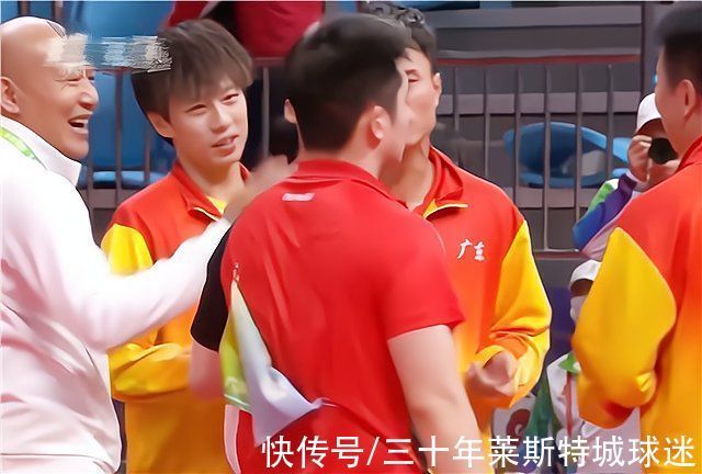 广东队|林高远高兴太早!对樊振东一脸崇拜还说向他学习,次日单打一轮游