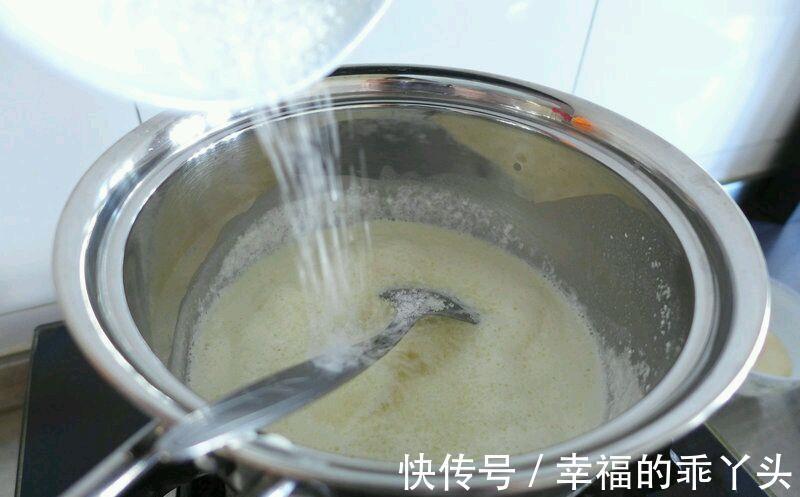 抹茶牛奶液|自制抹茶奶酪布丁,爽滑香甜,下午茶的好选择,大人孩子都爱吃