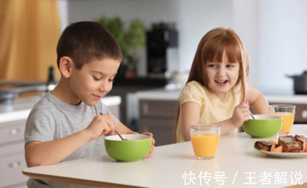 当心|孩子吃早餐，家长要避开这三种做法，当心阻碍孩子长高的机会