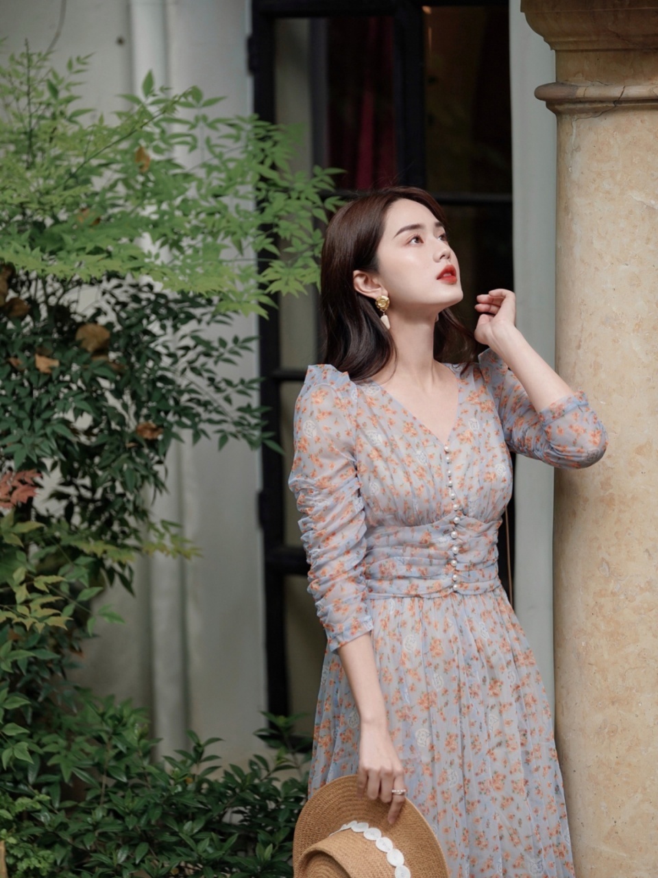 卫衣|衣不必多和也不必贵,秋天拥有这几款碎花裙,照样美得出众