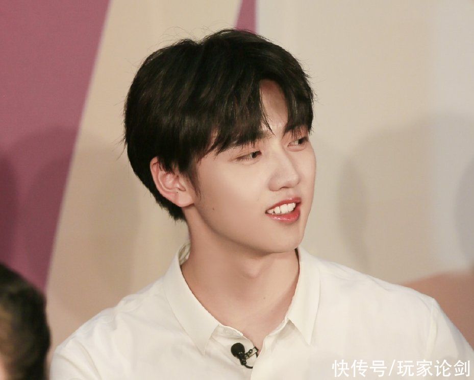 明星 蔡徐坤缺席《奔跑吧》录制,看到“替补”的明星,这阵容太强大