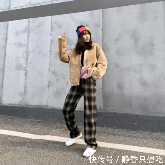 还在穿打底裤?都过时了,现在流行这4种裤子,让你腿长1米8