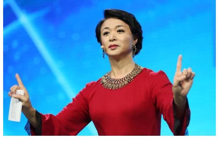 金星被東方衛(wèi)視剪掉鏡頭后沉默，被江蘇衛(wèi)視摳圖后，終于發(fā)飆了