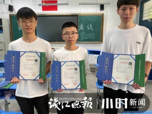 毛威|神仙男生寝室！衢州中专三名室友成功逆袭，还携手考入同一所大学