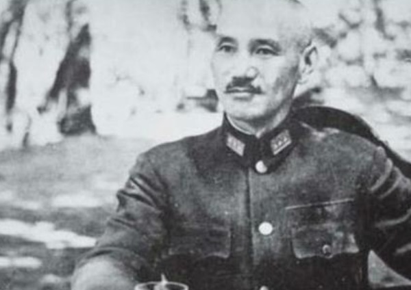 有没有|14岁蒋介石奉母命娶18岁毛福梅,蒋介石有没有爱过这位原配妻子?