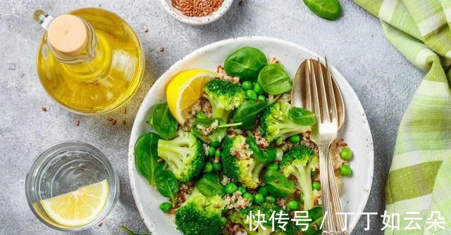 西蓝花|炒菜前记得要焯水的3种蔬菜,别嫌焯水麻烦,弄不好有害于健康!