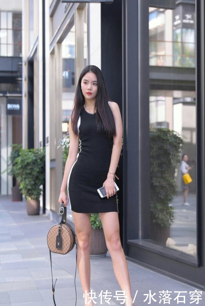  小黑裙|小黑裙是永远的经典，女孩子想要成熟有范，少不了黑色连衣裙