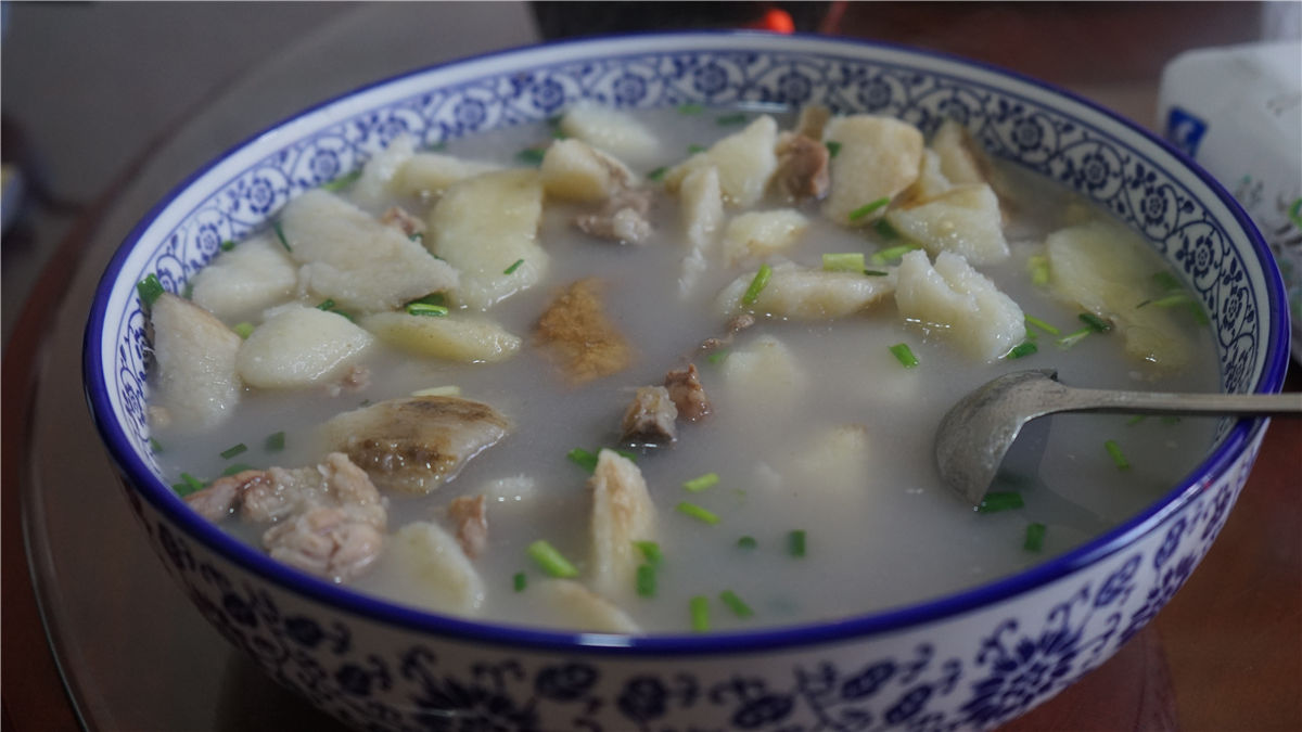 浙江开化：山药也能出新意 林山乡菖蒲村种出多品种山药