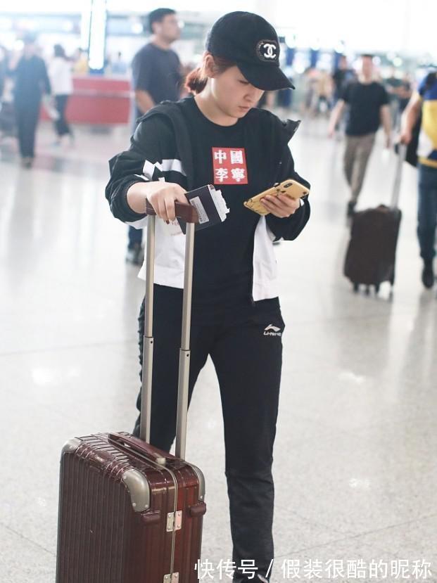 面料|没得金牌的刘诗雯脱下队服也可爱,休闲造型太舒适,低马尾显元气