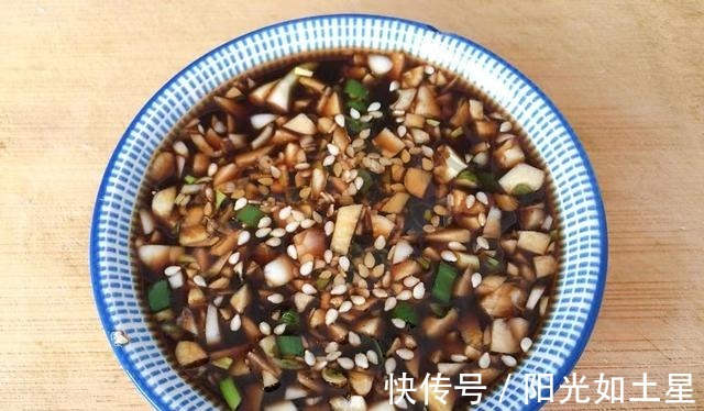 维生素是梨子10倍!上锅简单一蒸,补水又润燥,冬天吃正合适!