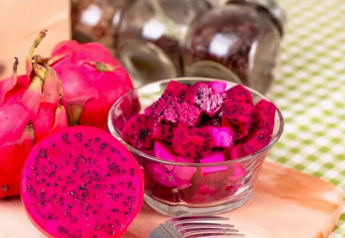 辅食|红龙果山药糕，简单又美味，消化不好宝宝要多吃，好吃得停不下来