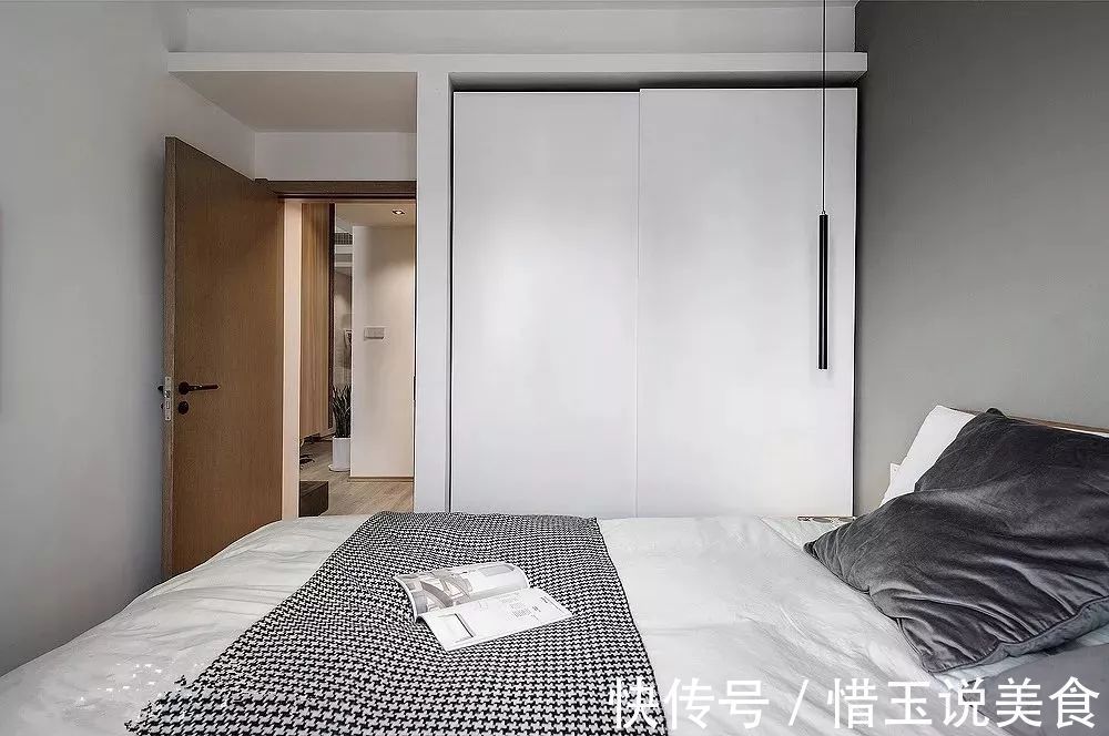 卧室内|还在买衣柜现在流行“挖墙”装衣橱!