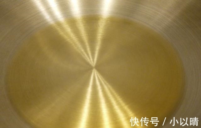 酒店|大虾以后别再吃水煮了，酒店大厨教你做法，5斤不够吃，1盘接1盘