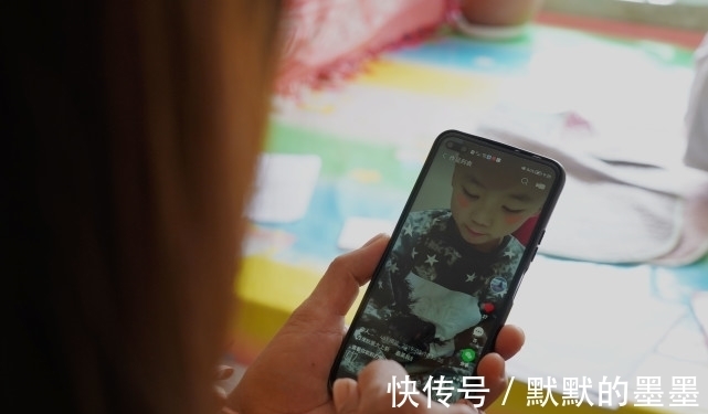 两个儿子|女子意外怀孕后不顾反对生下双胞胎,医生看后断言:活不过18岁