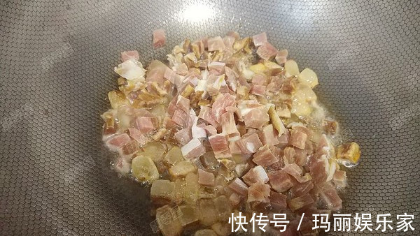 腌制腊肉时，只放盐就错了！多放一点它，腊肉不长霉，放一年不坏