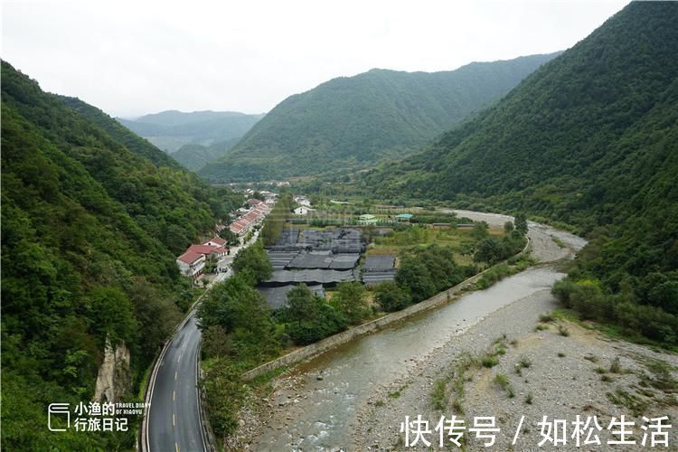 绝壁|陕南秦岭自驾，老国道偶遇绝壁“悬空寺”，修建原因成谜