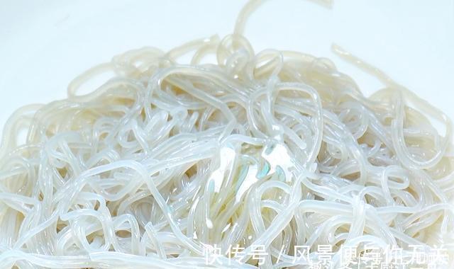 技巧|原来包菜炒粉条要这样做，难怪之前炒粉条老粘锅，技巧全在这