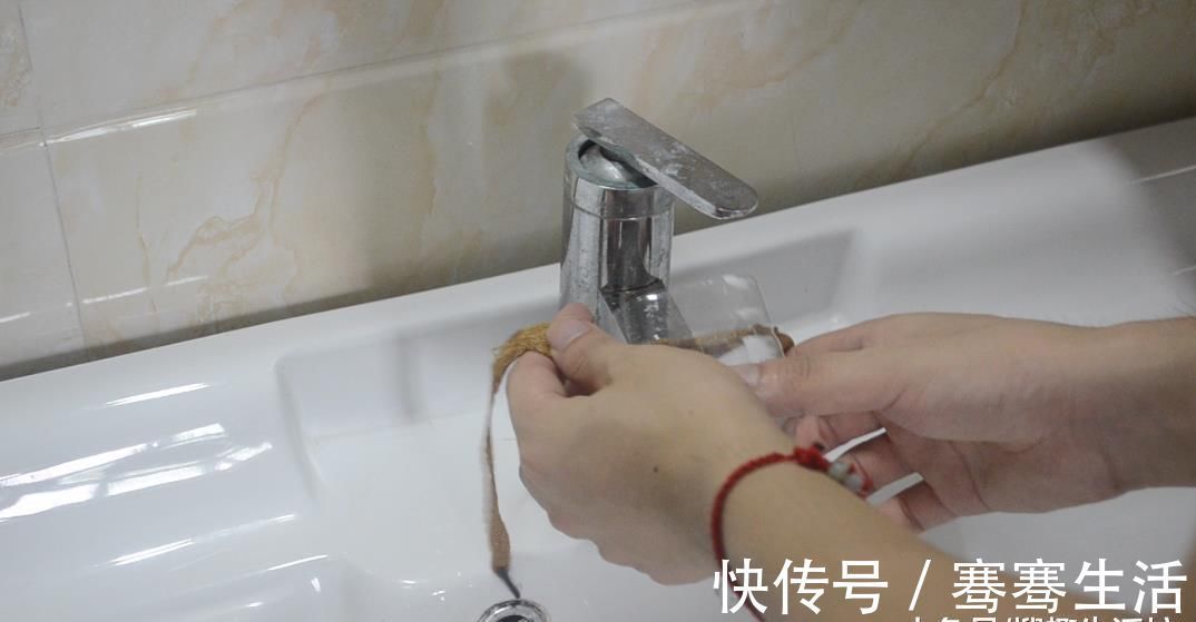 水龙头|洗脸池上放一个塑料瓶, 没想到作用这么大, 看完赶紧去试试