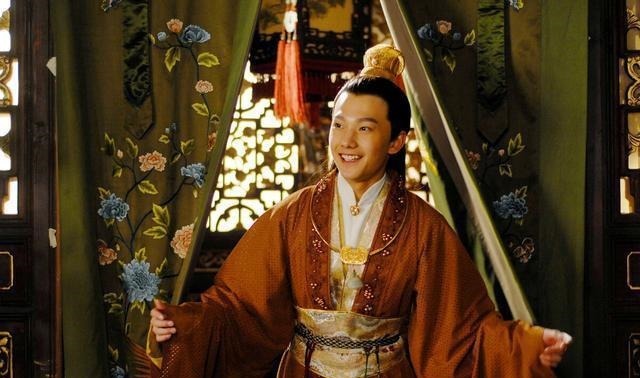 刘姥姥#贾母为何拿20两银子给薛宝钗过生日?你看她平时给林黛玉多少钱