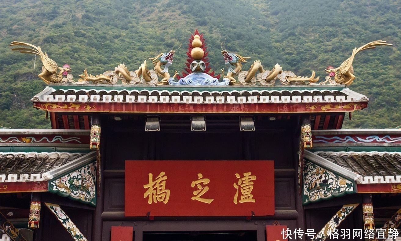 古人|十几条铁链重达几十吨，300多年前的古人如何在湍急的河上架桥