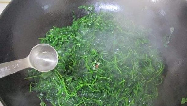 聪明的女性都爱吃,每天几口,血管通了,肚子平了,皮肤更红润