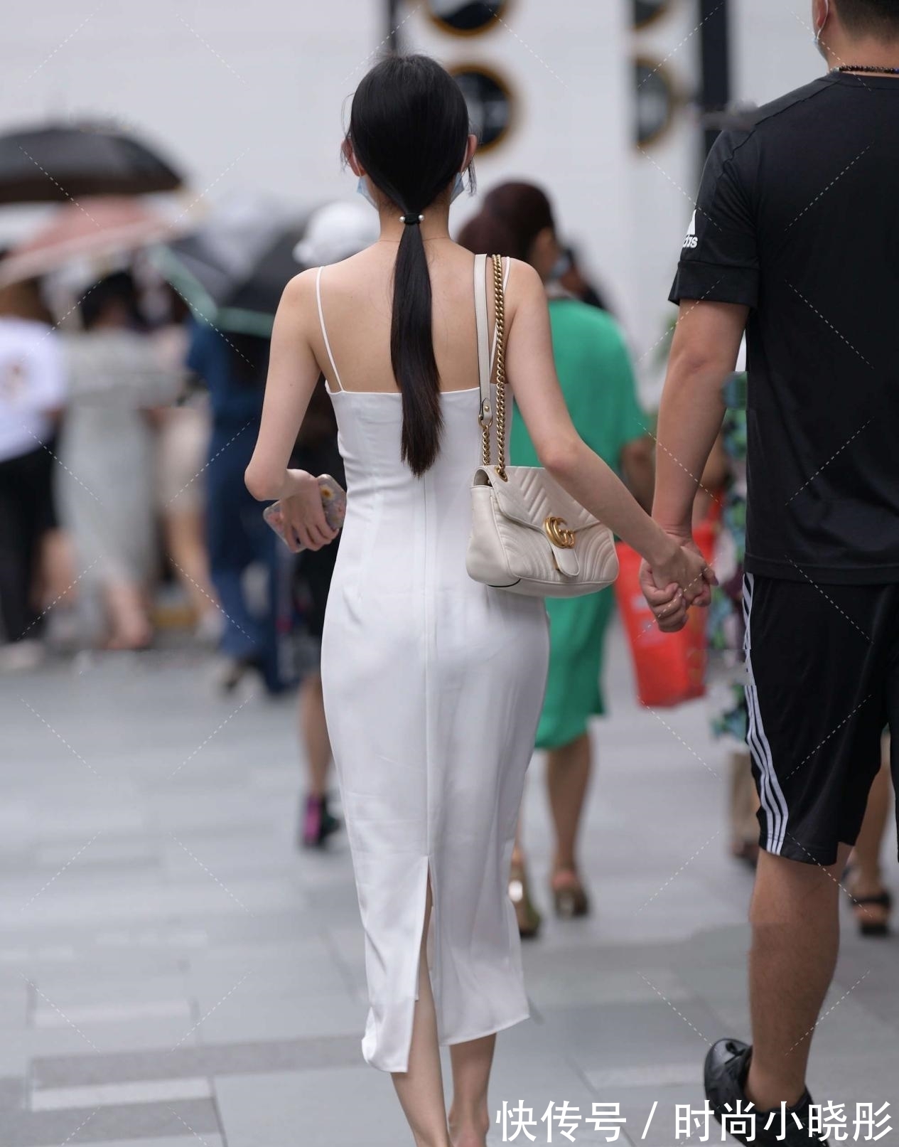 长款 白色长款连衣裙高贵又纯洁,不仅显瘦还凸显气质