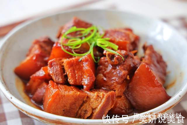 五花肉别红烧了,教你懒人吃法,一碗酱汁就搞定,鲜香入味