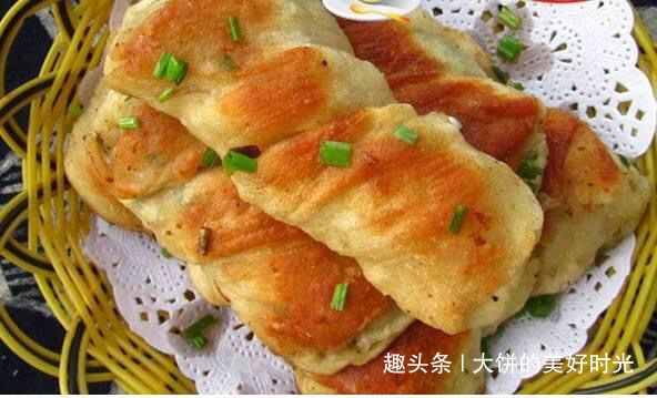 大饼|面粉不做馒头跟油条，教您做花卷，不发面，8分钟出锅，鲜香松软