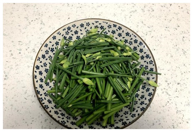 夏日必吃的时令小炒，5块钱就能炒一盘，鲜香正当季，错过等一年