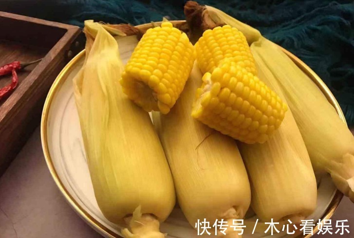 食用碱|煮玉米,先别着急下锅!水里多加2样,熟得更快,软糯香甜又营养