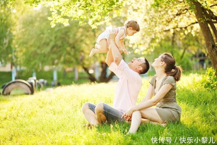 两张“核酸检测照”刷屏:养出没有教养的孩子,是父母最大的失败