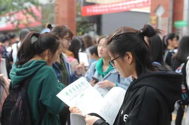 我的家#小学生“作业”脑洞有多大?老师看后哭笑不得,网友:竟说大实话