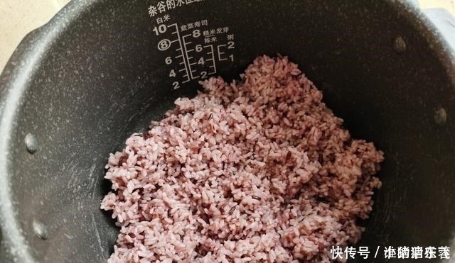 儿子点名要吃这早餐，简单到不可思议，拌一拌就能吃，我特乐意做