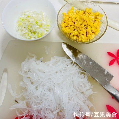 包子|吃了这碗全素馅五目包子,一口下肚感觉超暖