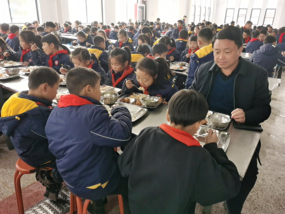 孩子们|龙河小学全面保障师生健康饮食，只为守护“舌尖上”的健康