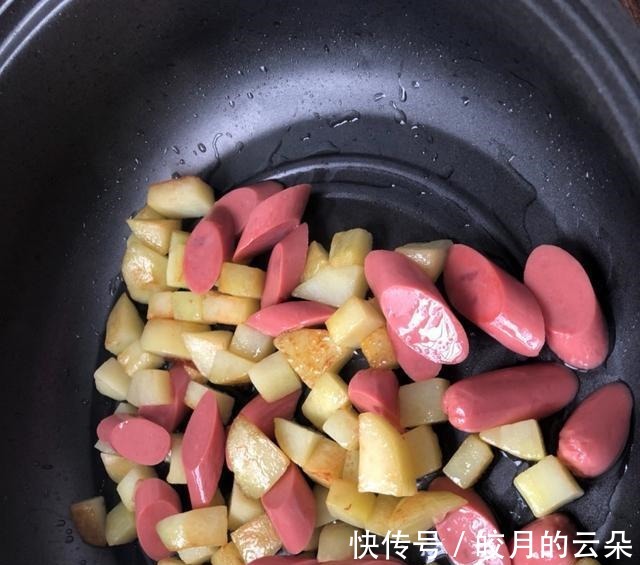 火腿肠|香辣过瘾的孜然土豆火腿肠,浓郁的烧烤风味,下饭又解馋!