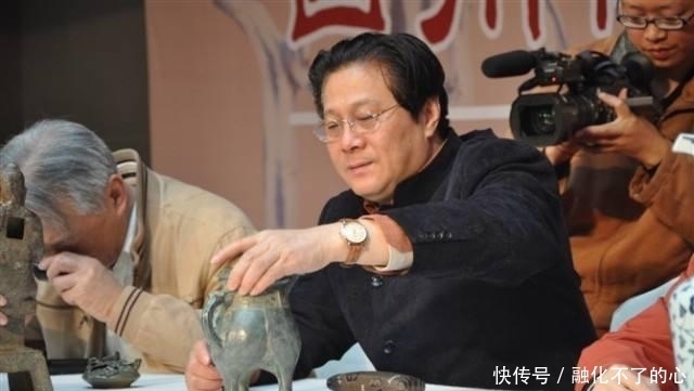 马未都是如何看待王刚在鉴宝现场砸藏品的?他的回答很透彻