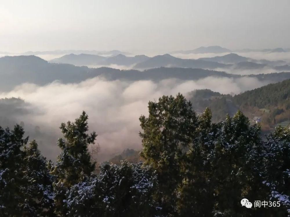 妙高镇金城山雪景图