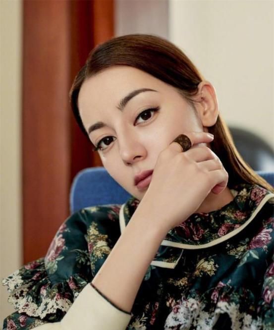 圆脸|女生有这5个特点,尽量别留刘海,露出五官的你离女神更近了一步