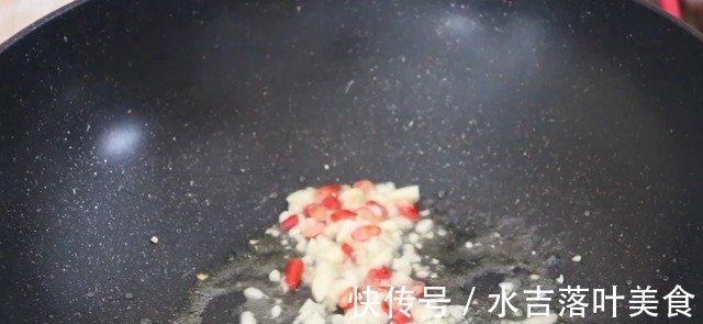做法|丝瓜别再炒着吃,教你1个新鲜做法,简单美味,营养不流失!