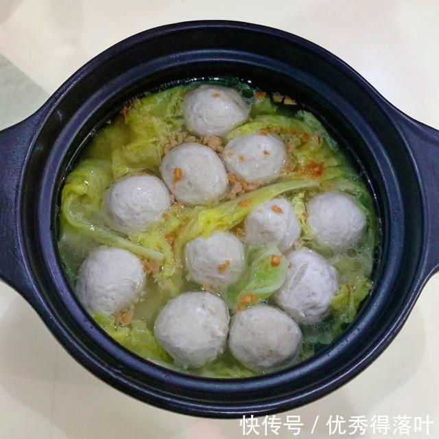  简单|白菜肉丸汤，简单又美味