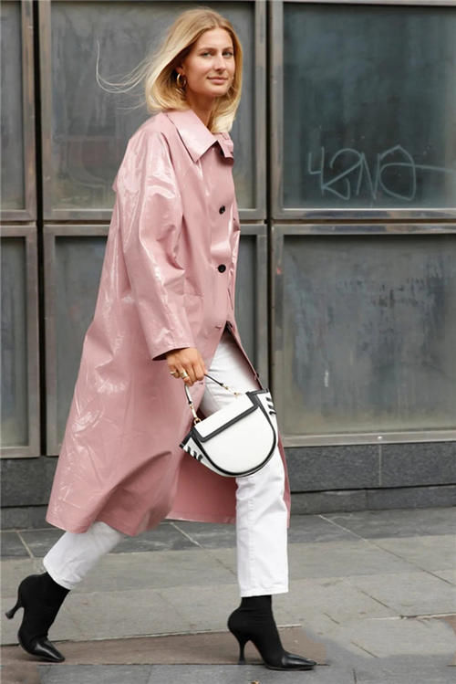 风衣＋豆腐裤，今年入春必学穿搭，年过40也很时髦