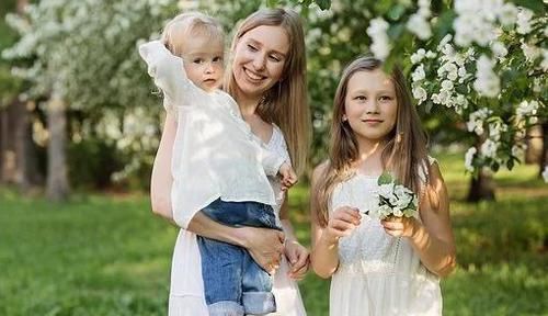 家长|这5种“节俭”行为对孩子的伤害很大,家里有老人的家庭更要注意