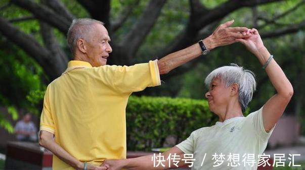 心血管疾病|10个人里有4个高血脂,医生直言:若想降血脂,需要坚持2件事