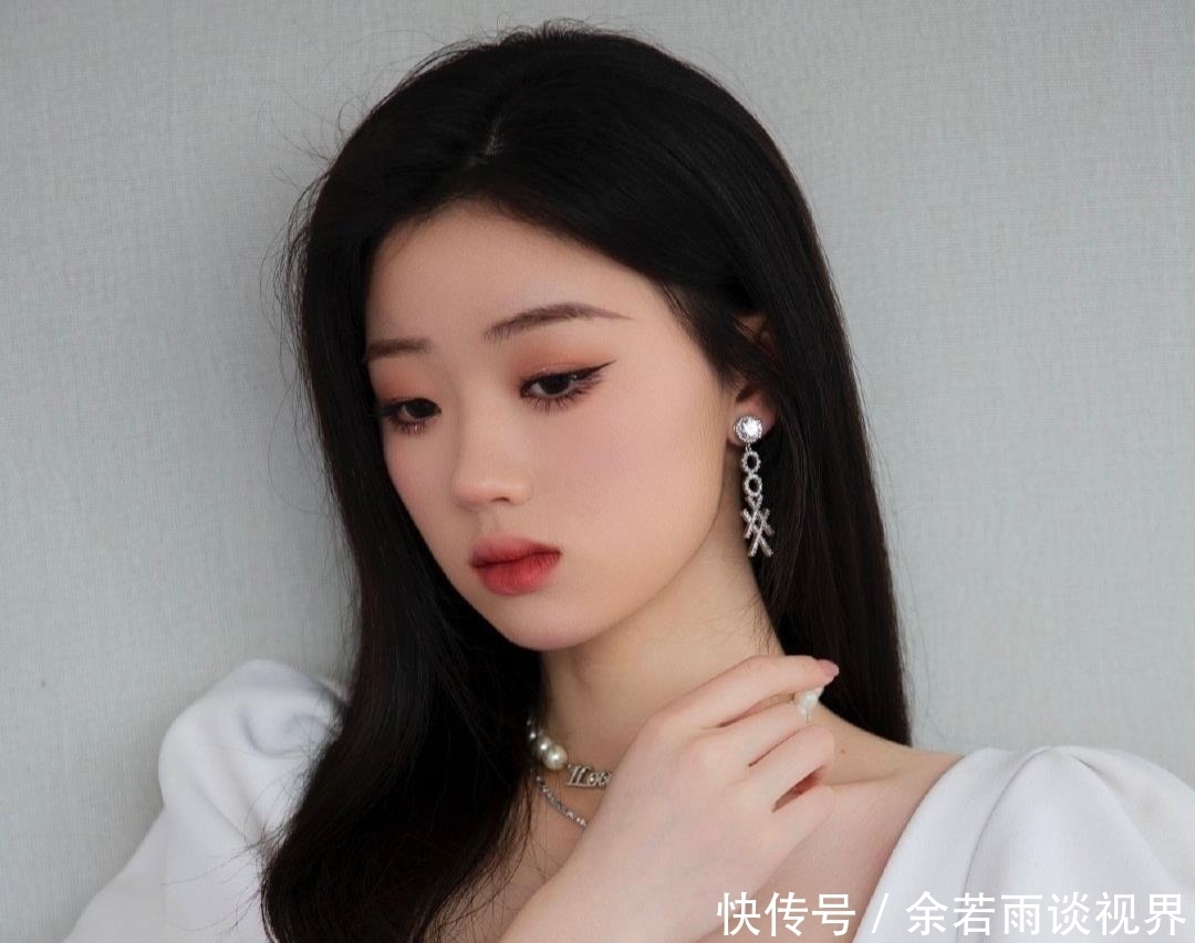 v单依纯加盟《爆裂舞台》,路透图让人眼前一亮,将会展示更多面