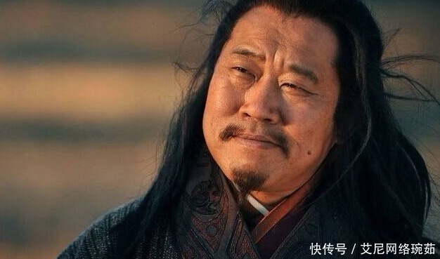 曹操|孔明只懂玩火，周瑜只会水战，真正让曹操梦碎的人，是个老酒鬼！