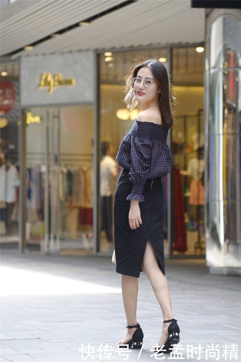 街拍高腰一步裙搭配一字肩,一字带高跟凉鞋,精致简约又不失时髦大气